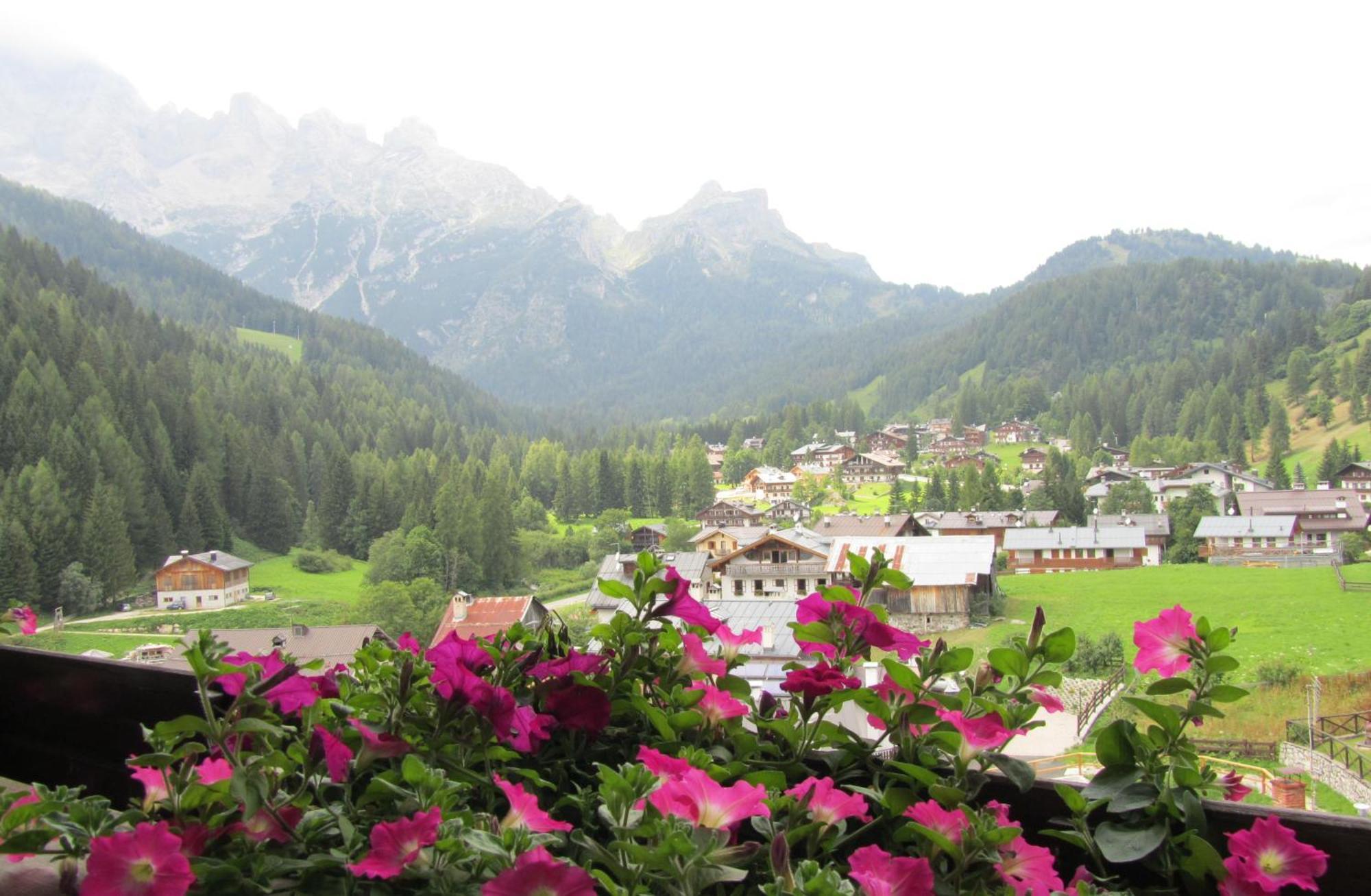 Hotel Corona Val di Zoldo Exterior foto